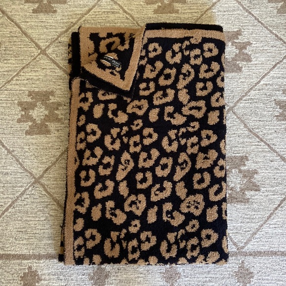 Barefoot Dreams Other - Barefoot Dreams CozyChic leopard blanket